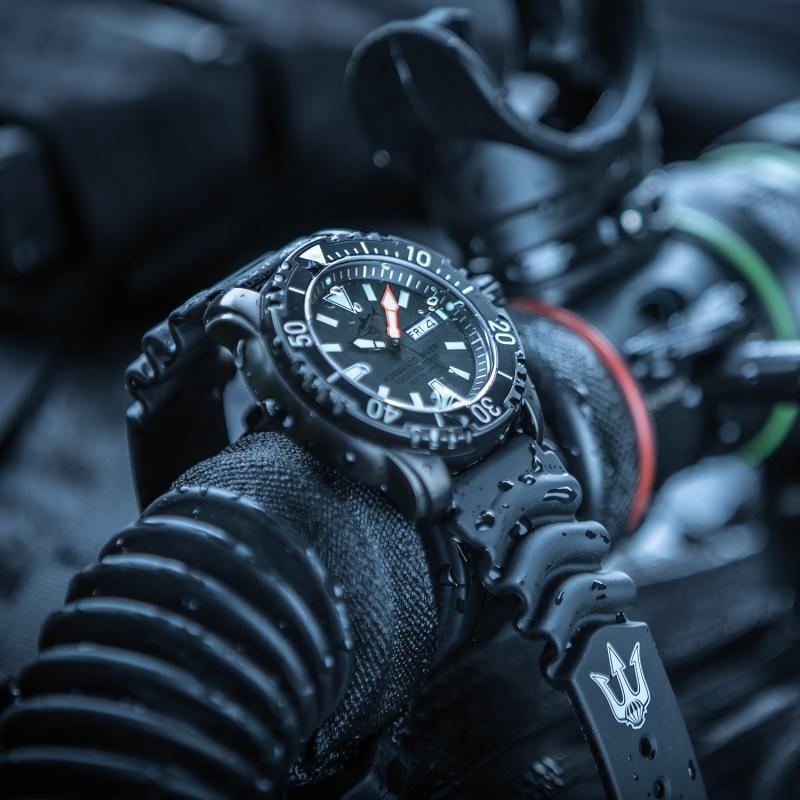 CHRIS BENZ DEFENSE COMMAND DIVER